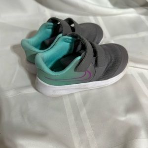 Nike kids, tennis shoes size 7T